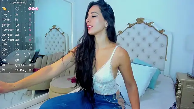 Valentina Ross  online show from 01.24.25