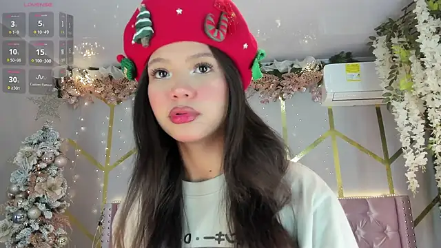 Snapshot of candy_beck chatting on 12.12.24 candy beck online show from 12.12.24