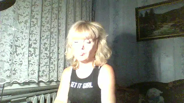 Annie Heart online show from 09.16.25