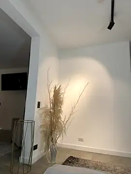 Snapshot of EllaSanz_ chatting on 11.09.25 EllaSanz online show from 11.09.25