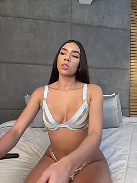 EllaSanz  online show from 06.05.26