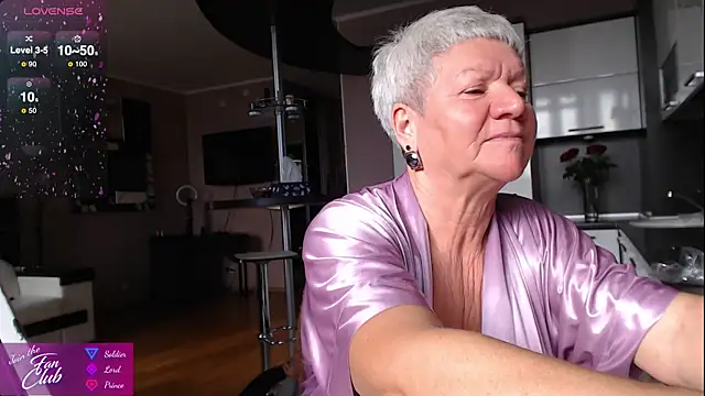 Snapshot of roxana_brooks chatting on 09.27.25 roxana brooks online show from 09.27.25