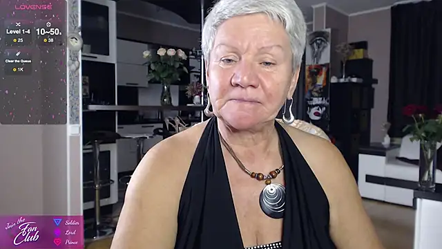 Snapshot of roxana_brooks chatting on 10.02.25 roxana brooks online show from 10.02.25