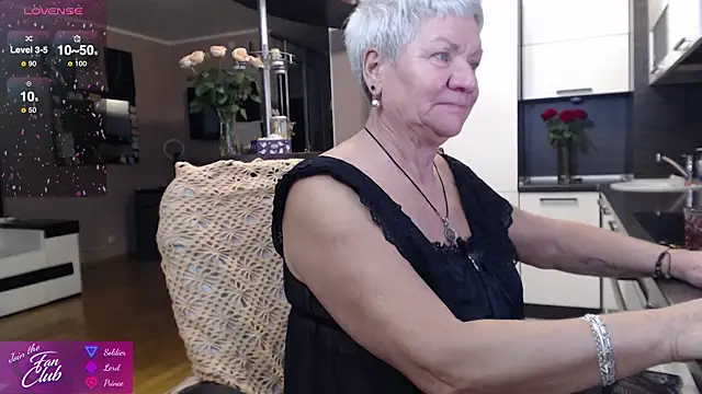 Snapshot of roxana_brooks chatting on 10.03.25 roxana brooks online show from 10.03.25