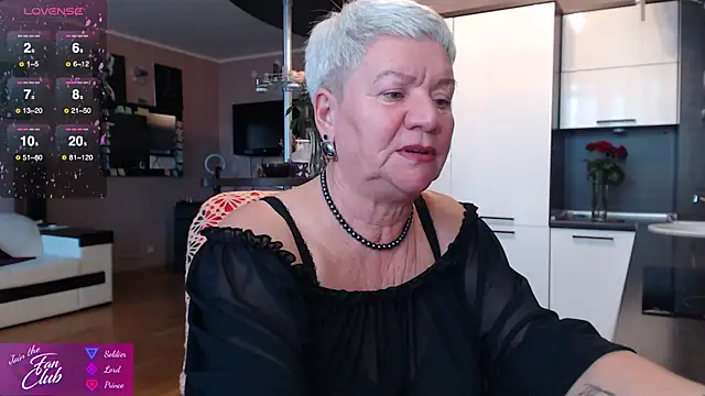 Snapshot of roxana_brooks chatting on 10.07.25 roxana brooks online show from 10.07.25