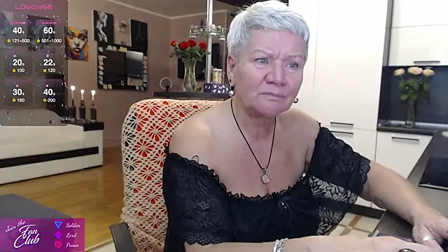 Snapshot of roxana_brooks chatting on 10.09.25 roxana brooks online show from 10.09.25