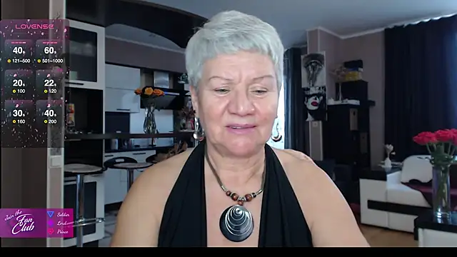 Snapshot of roxana_brooks chatting on 10.30.25 roxana brooks online show from 10.30.25