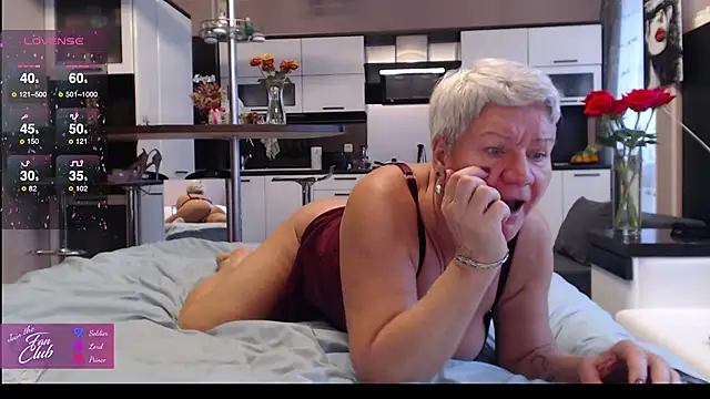 Snapshot of roxana_brooks chatting on 11.01.25 roxana brooks online show from 11.01.25