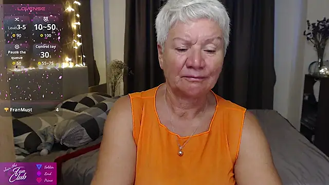 Snapshot of roxana_brooks chatting on 05.26.26 roxana brooks online show from 05.26.26