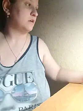 Snapshot of CumCpl chatting on 12.21.24 CumCpl online show from 12.21.24