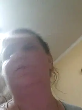 Snapshot of CumCpl chatting on 02.15.25 CumCpl online show from 02.15.25