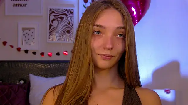 Snapshot of VirginieCruz chatting on 02.17.26 VirginieCruz online show from 02.17.26