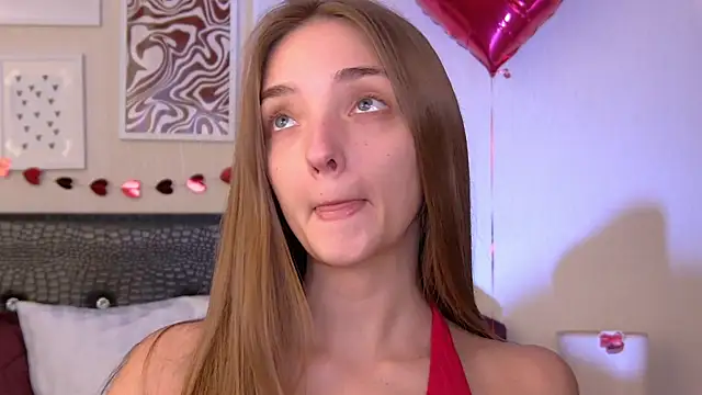 Snapshot of VirginieCruz chatting on 02.20.26 VirginieCruz online show from 02.20.26