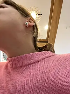 ValenciaShock online show from 10.19.25