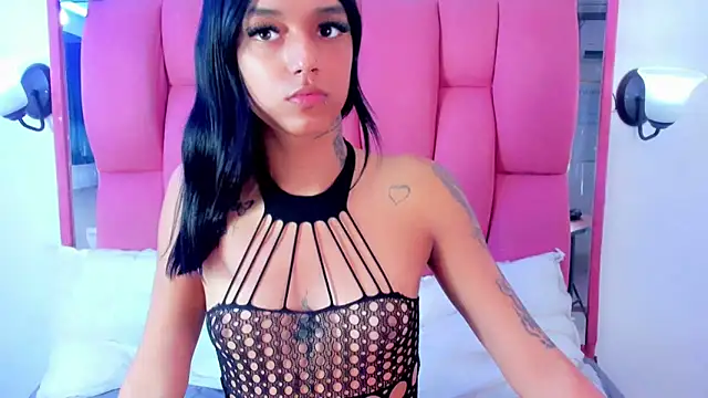 XXVIOLETTAXX online show from 12.18.24