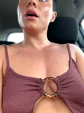 Snapshot of LukeLouHarvey chatting on 09.26.25 LukeLouHarvey online show from 09.26.25