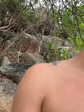 Snapshot of LukeLouHarvey chatting on 09.27.25 LukeLouHarvey online show from 09.27.25