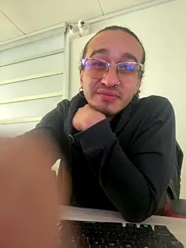 Snapshot of Melkkor chatting on 11.08.25 Melkkor online show from 11.08.25