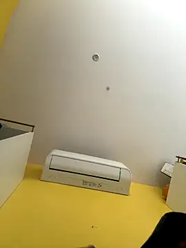 juniiorre online show from 10.03.25