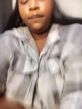 Snapshot of Aaaliyah445 chatting on 10.12.25 Aaaliyah445 online show from 10.12.25