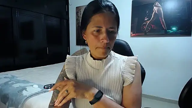 Snapshot of sharoon_cheerry chatting on 02.28.26 sharoon cheerry online show from 02.28.26