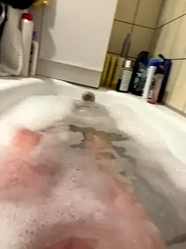 Snapshot of David19932908 chatting on 11.25.25 David19932908 online show from 11.25.25