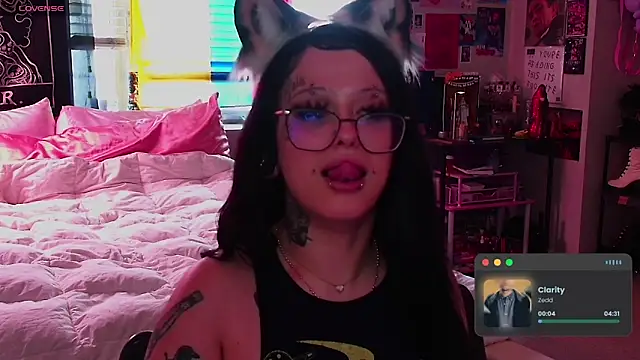 Snapshot of MissRomero chatting on 03.14.26 MissRomero online show from 03.14.26