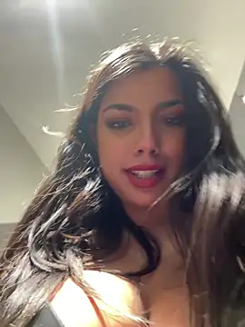 TheCrimsonLounge online show from 01.24.25