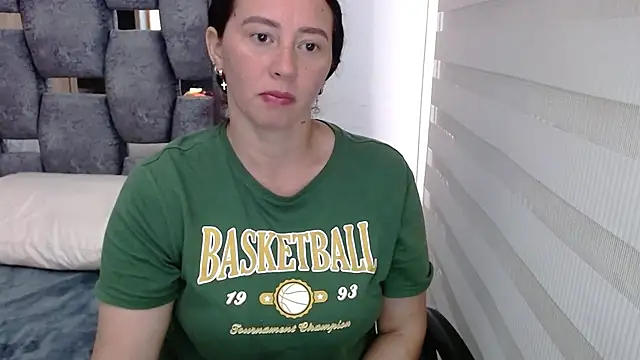 sara hott 1 online show from 12.03.24