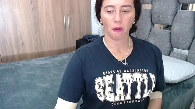 sara hott 1 online show from 12.17.24