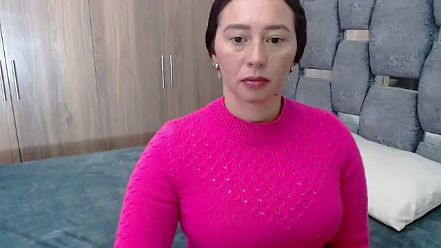sara hott 1 online show from 12.27.24