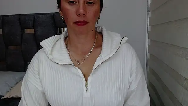 sara hott 1 online show from 01.06.25