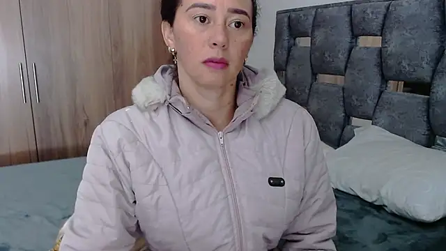 sara hott 1 online show from 01.07.25