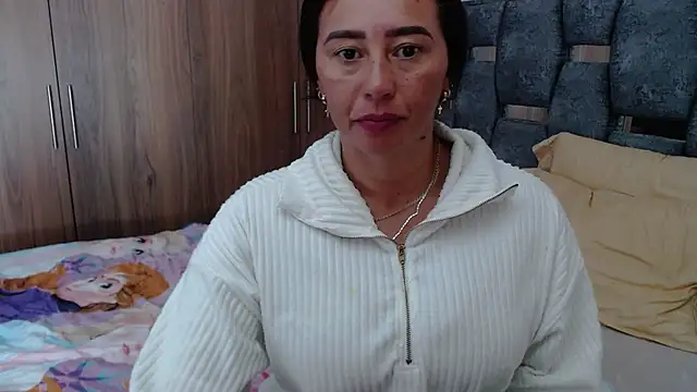 sara hott 1 online show from 01.08.25