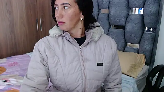 sara hott 1 online show from 01.09.25
