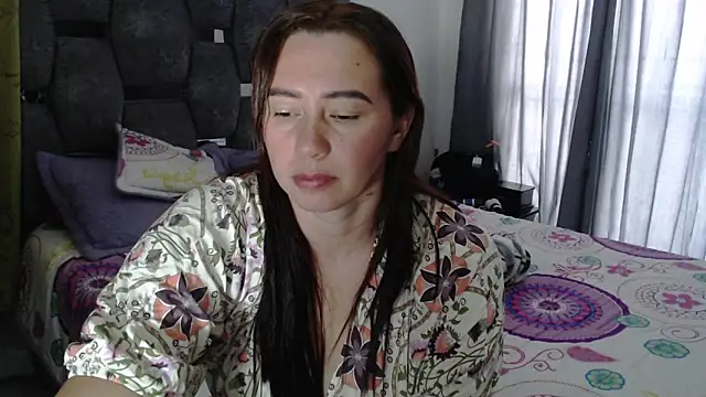 sara hott 1 online show from 04.18.26