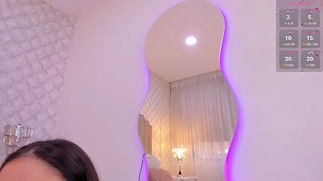 Pia Johnson  online show from 11.04.25