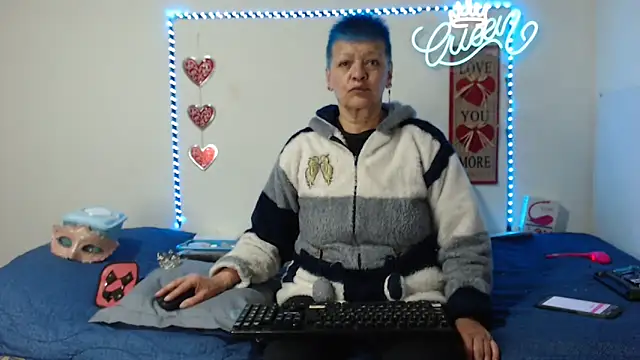 loquitaqueen011 online show from 09.17.25