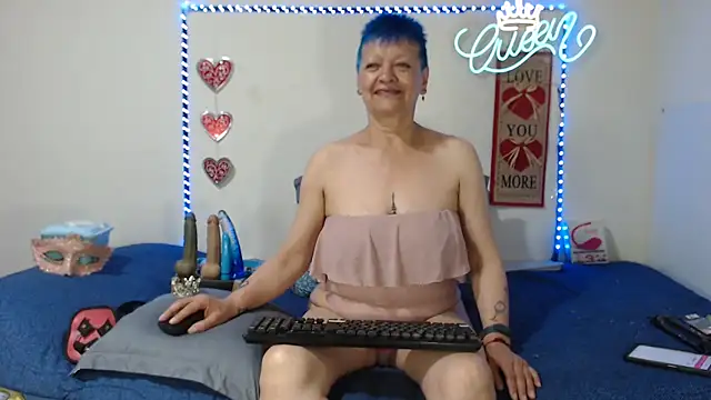 loquitaqueen011 online show from 04.04.26