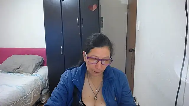 Snapshot of latin49 chatting on 05.29.26 latin49 online show from 05.29.26
