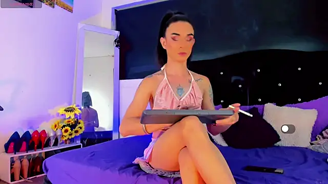 lesly xx online show from 12.25.24