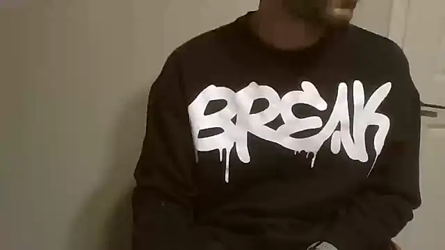 Hotboyo01 online show from 01.24.25
