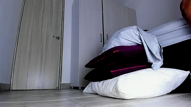 Skarleth69 online show from 11.05.25