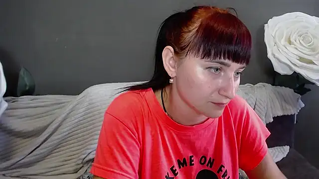 NinaFlawlees online show from 09.22.25