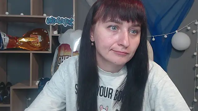 NinaFlawlees online show from 10.02.25