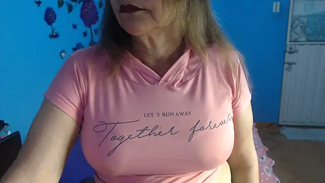 Snapshot of milfeddy_ chatting on 12.05.24 milfeddy online show from 12.05.24