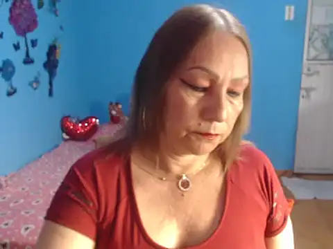 Snapshot of milfeddy_ chatting on 12.14.24 milfeddy online show from 12.14.24