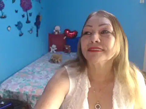 Snapshot of milfeddy_ chatting on 01.24.25 milfeddy online show from 01.24.25