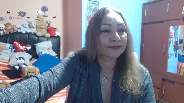 Snapshot of milfeddy_ chatting on 03.15.25 milfeddy online show from 03.15.25