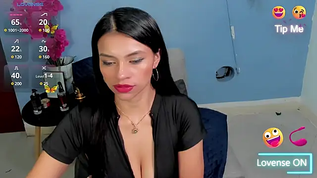 Snapshot of Julia-roberths chatting on 03.18.25 Julia-roberths online show from 03.18.25